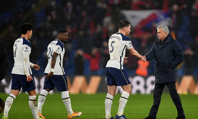 湖人101-105不敌雄鹿 球员评价：詹姆斯满分，5人及格，4人低迷